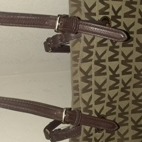 Micheal Kors - Picture 6 of 6